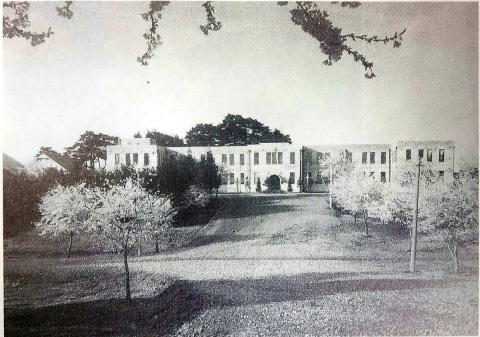 旧校舎　春（1930年）