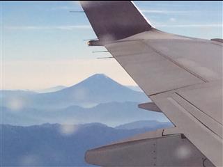 飛行機から見えた富士山がとてもきれいでした。