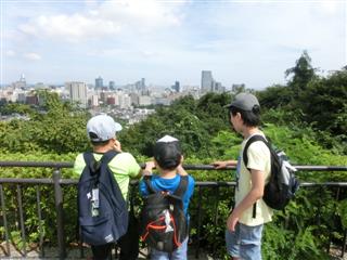 最後は青葉城址です。伊達政宗像に会った後は、仙台のきれいな景色を眺めました。