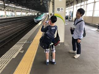 一ノ関駅にて。新幹線がやってきました！今からわくわく！