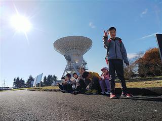 宇宙遊学館では大きな電波望遠鏡がありました。