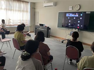 筑波大学からリモートでの講演でした。（第２会場の様子です）リモートで他校の先生方にもご参加いただきました。
