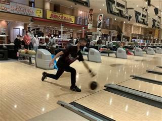 見よ！！これがプロボウラーの投げ技だ！！