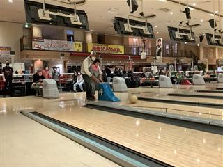 お父さん！ボウリングってスカッとするね～！