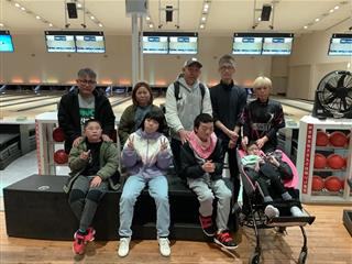 長時間にわたるゲーム、お疲れさまでした！参加者みんなで記念撮影です。