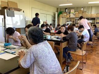 皆さん真剣に取り組んでいます。