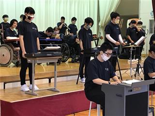 〇学習発表会
<br>
　「全力少年」のダンス、「紅蓮華」の合奏をしました。７月の音楽で少しずつ取り組み、全集中で発表しました。