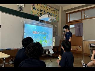 カラオケ大会。
<br>
それぞれの得意な歌を発表しました。