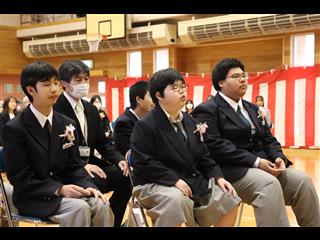 　入学式
<br>
　緊張した中で、一人一人、堂々と式に臨みました。