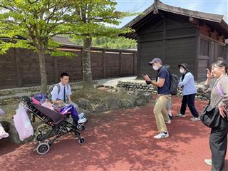 　校外学習
<br>
　えさし藤原の郷に行きました。約１０００年前の藤原氏の栄えた内容などを学びました。
<br>
　