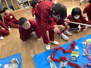 高学団クリスマス会<br>
太鼓の達人やお菓子つりゲームなどをして、楽しみました。