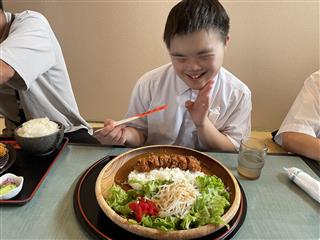 大満足の昼食になったようです。