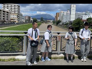 岩手山をバックに記念撮影。ここから材木町へと移動します。