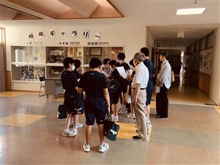 近隣中学校の生徒さんも学習の一環で来校。高等部の学習を中心に見学していきました