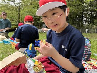 ゴールの公園につきました！
<br>
みんなでおやつタイムです。