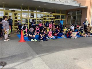 待っている人は応援したり、、緊張したり、、