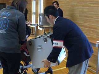 真剣に考えて書いています。今年から記名式になりました。