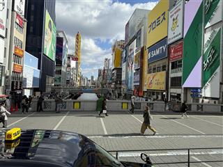 道頓堀　有名なスポットです。外国人観光客の皆様であふれていました。