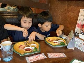 びっくりドンキーでランチタイム。おいしいね！