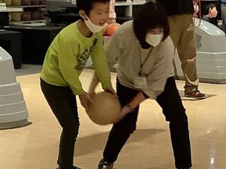 事前学習で練習したことを活かして、ボールをよく見て、まっすぐを意識して転がすことができました。