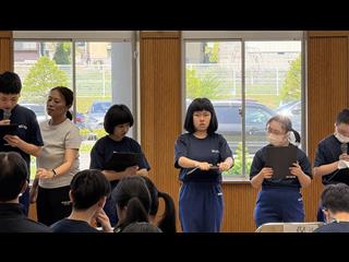 生徒会執行部の提案です。執行部の目標は、「みんなで協力してていねいに仕事する、大きな声であいさつ運動に取り組む」です。