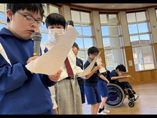 放送・図書委員会。朝の放送についての質問と新しい本の購入についてリクエストがありました。