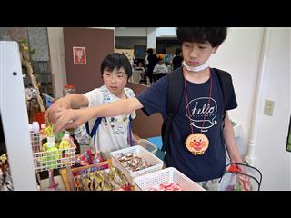 駄菓子、３００円以内で何を買おうかな。