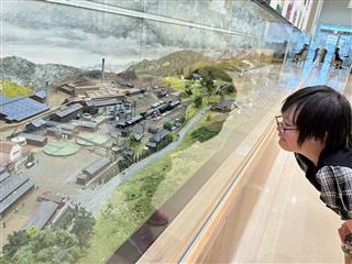 電車のジオラマ楽しいな