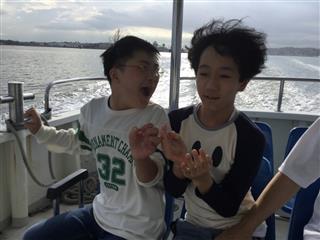 遊覧船はけっこう揺れ、スリル満点でしたが、景色も良く、風も気持ちが良くて大満足でした。