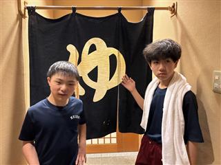 ホテルにて、湯上りショット！<br>
大きなお風呂に浸かり、ゆっくりくつろぎました。