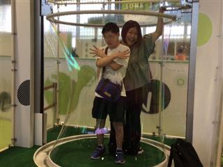 仙台市科学館では、時間いっぱい楽しみました。<br>
「大きなシャボン玉の中に入ったよ！」