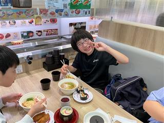 かっぱ寿司のランチセット。ボリューム満点、大満足でした。