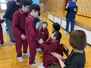 「あくしゅでこんにちは！」これからよろしくね。