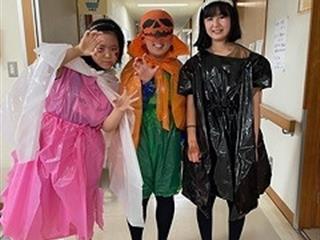 女子棟ではハロウィンの仮装をしました。