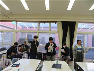 【総務】オープニングイベントの練習に取り組みました。