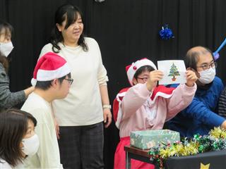 ビンゴ大会スタート！イラストのビンゴをしました。