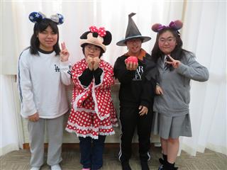 つつじ棟はかわいく仮装しました♡