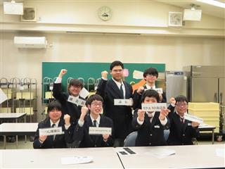 役員集合！総会も無事に終わり、笑顔で！