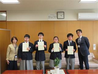 役員のみなさん、今年一年間、楽しい寄宿舎となるよう頑張ってください！