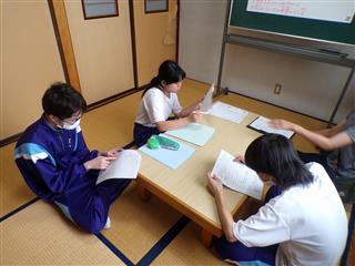 役員会で行事内容を検討し、バーベキューに決定しました。