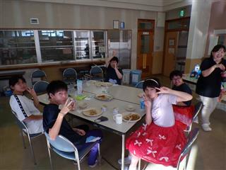 いっぱい食べてますか～っ？？