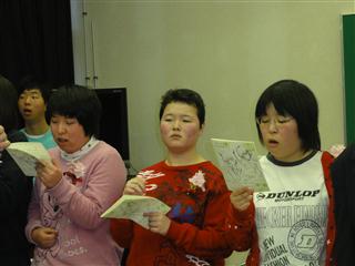 全員で「ビリーブ」の合唱をしました。