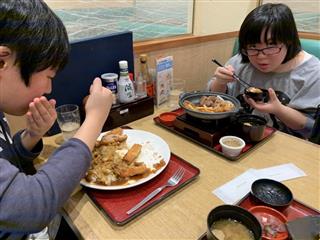 カツカレー、おいしいね。