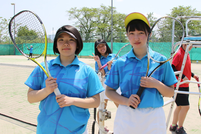 女子ソフトテニス部活動の様子