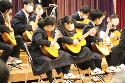 音楽選択生のギター発表