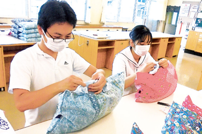 紫薫枕の製作・贈呈